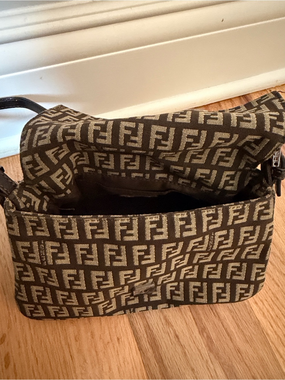 Fendi Baguette Bag - Picture 3 of 3